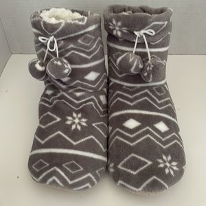 Slipper Booties with Pom Pom’s Grey Size 7-9